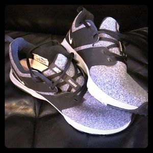 Nike Women's Air Bella TR Training Shoes